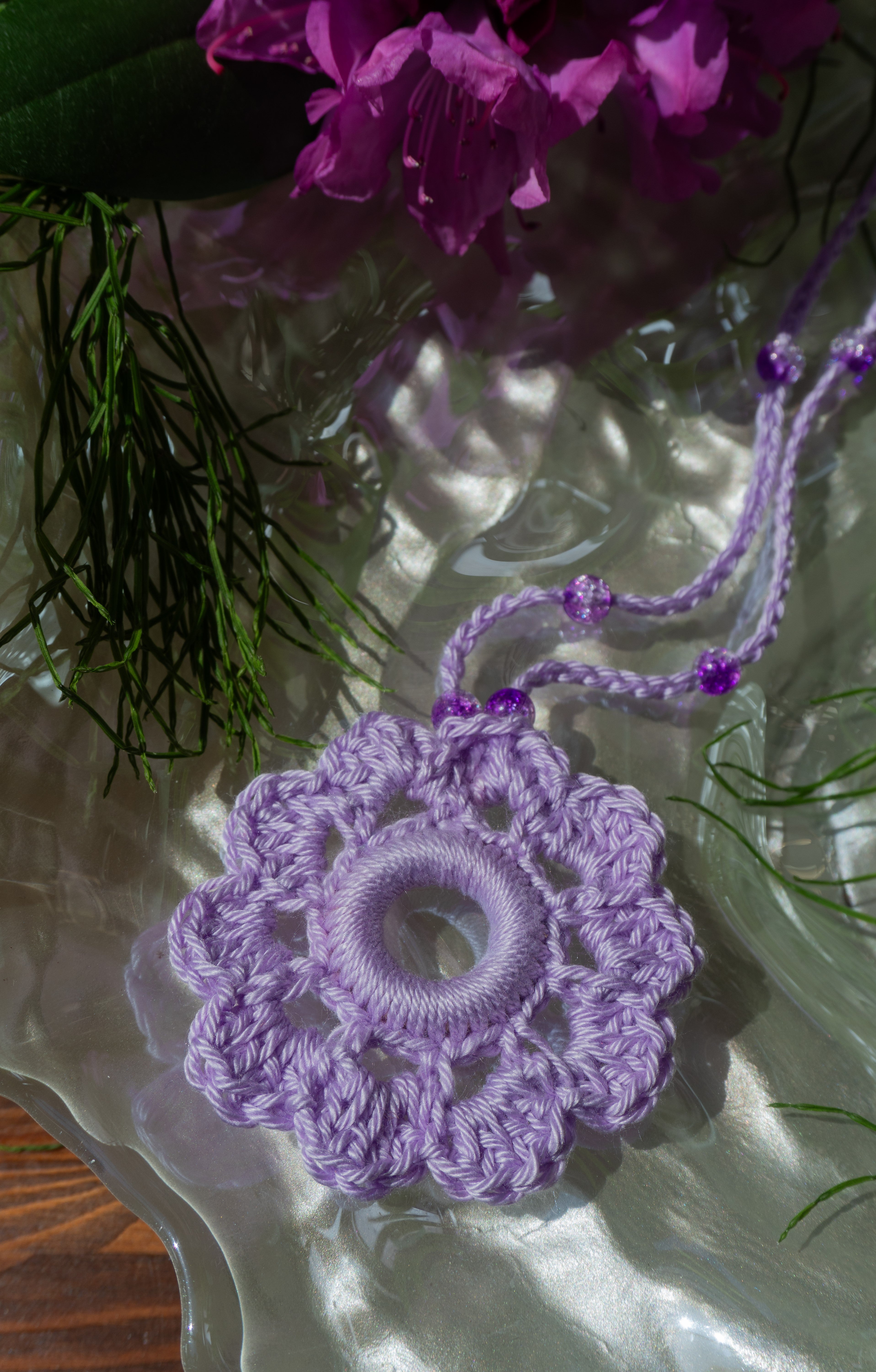 Häkelkette Pastell Flieder Lila mit Perlen Blumen Anhänger Sommer Accessoire Damenschmuck Schmuck Boho Style