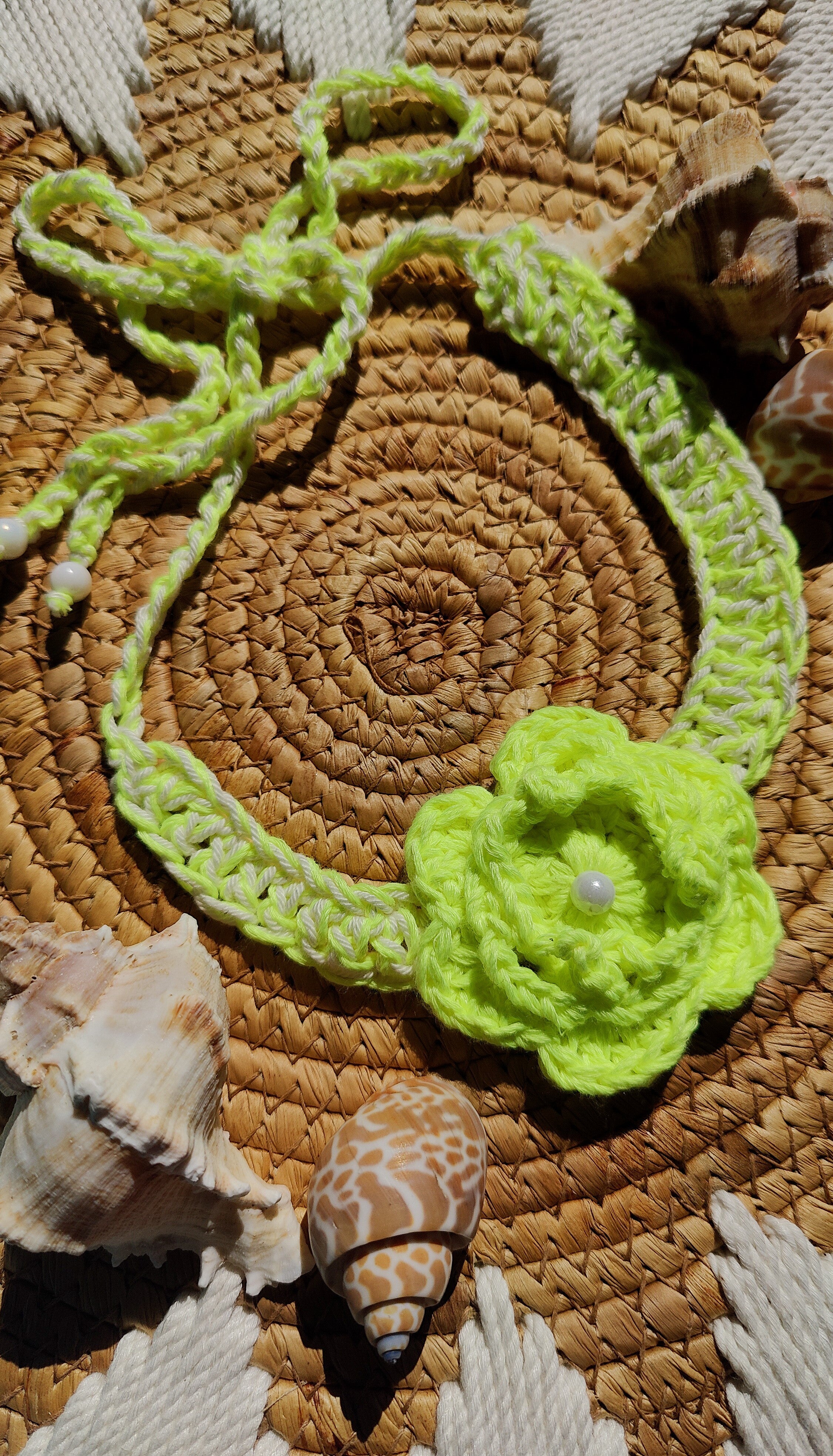 Boho Häkelkette Neon-Gelb mit Rose – Handmade Unikat, als Choker, Armband & Haar-Accessoire tragbar, Ibiza Festival Schmuck