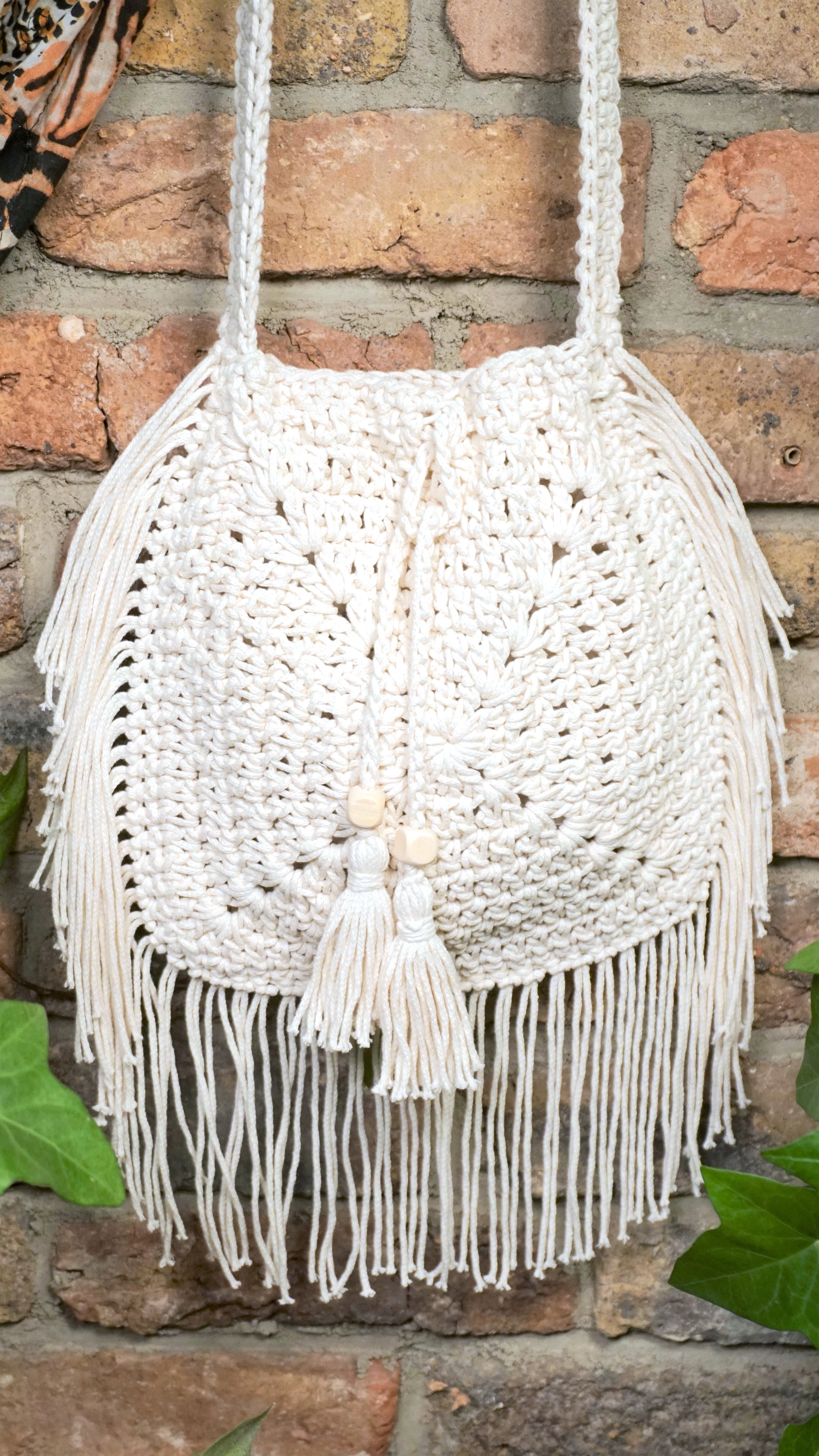 HÄKELTASCHE BEIGE FRANSEN