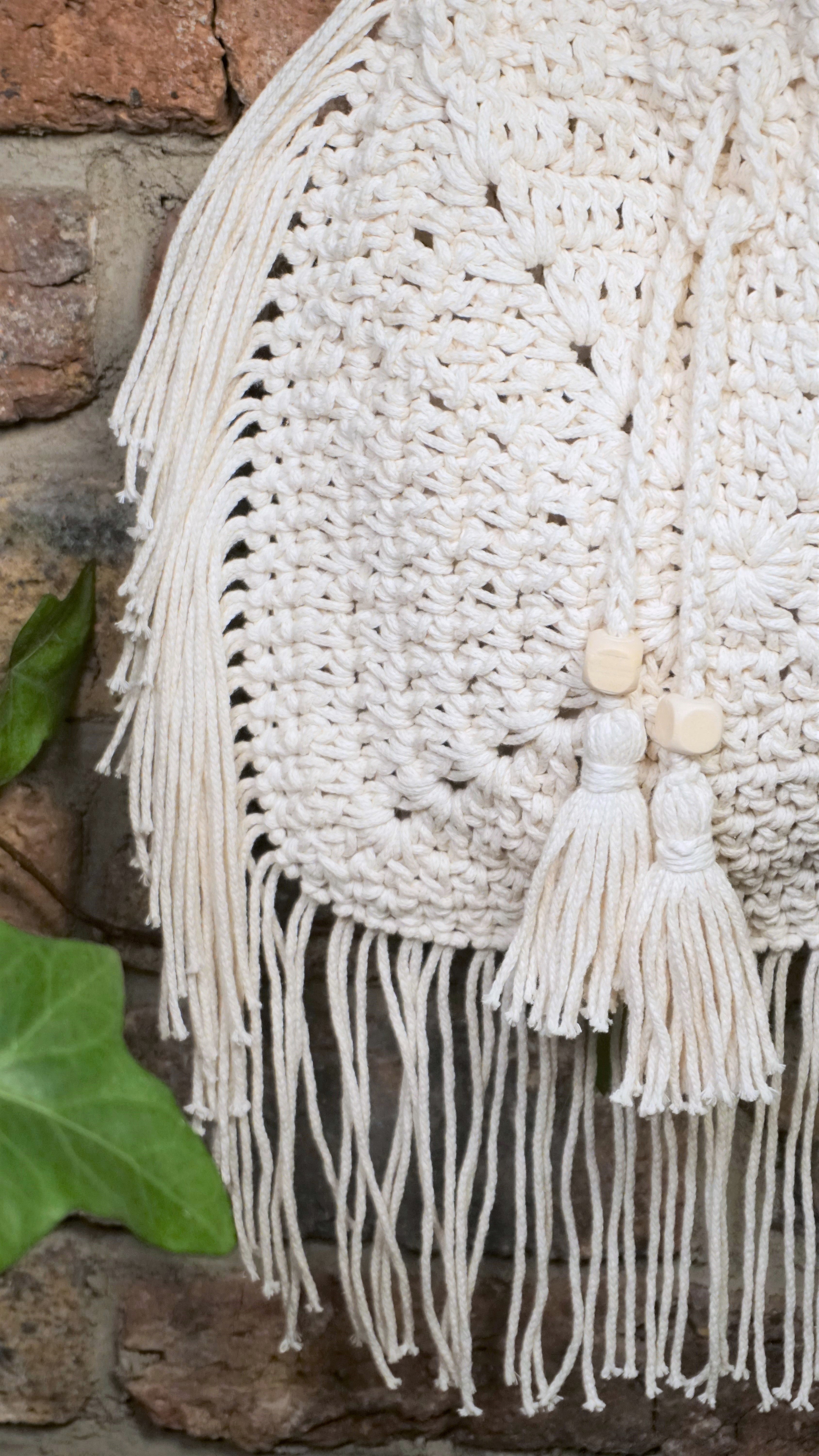 HÄKELTASCHE BEIGE FRANSEN