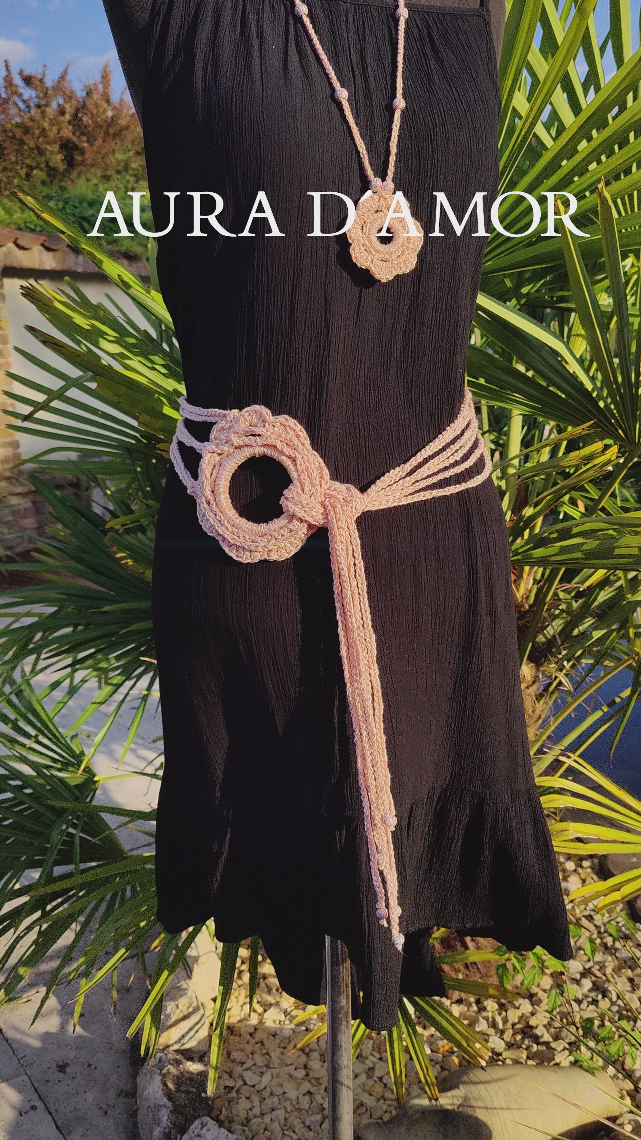 haekelkette in apricot metallic mit blumenanhänger sommerschmuck schmuck halskette kette guertel