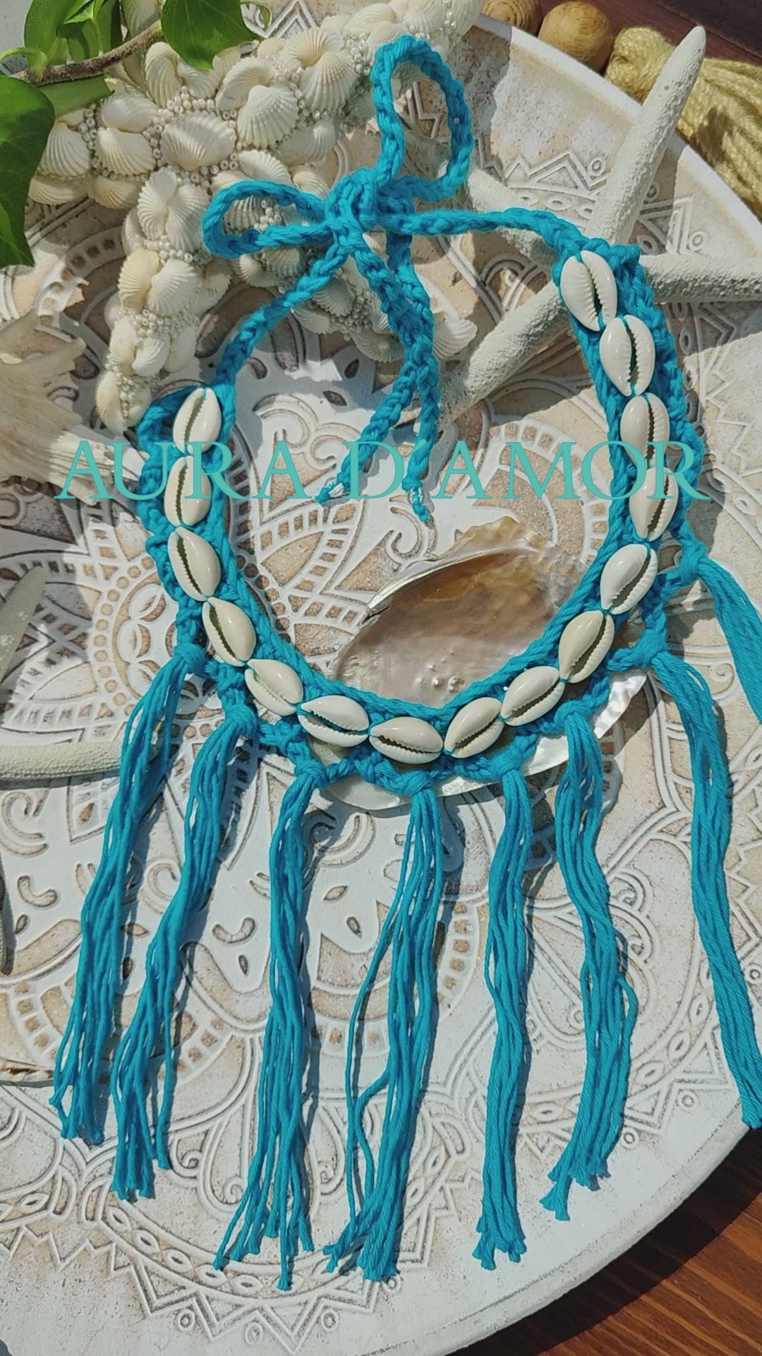 Türkise Boho Häkelkette mit Fransen & Muscheln – handgefertigtes Unikat für Strand, Festival & Alltag. Sommerlich, Boho Ibiza-Style.
