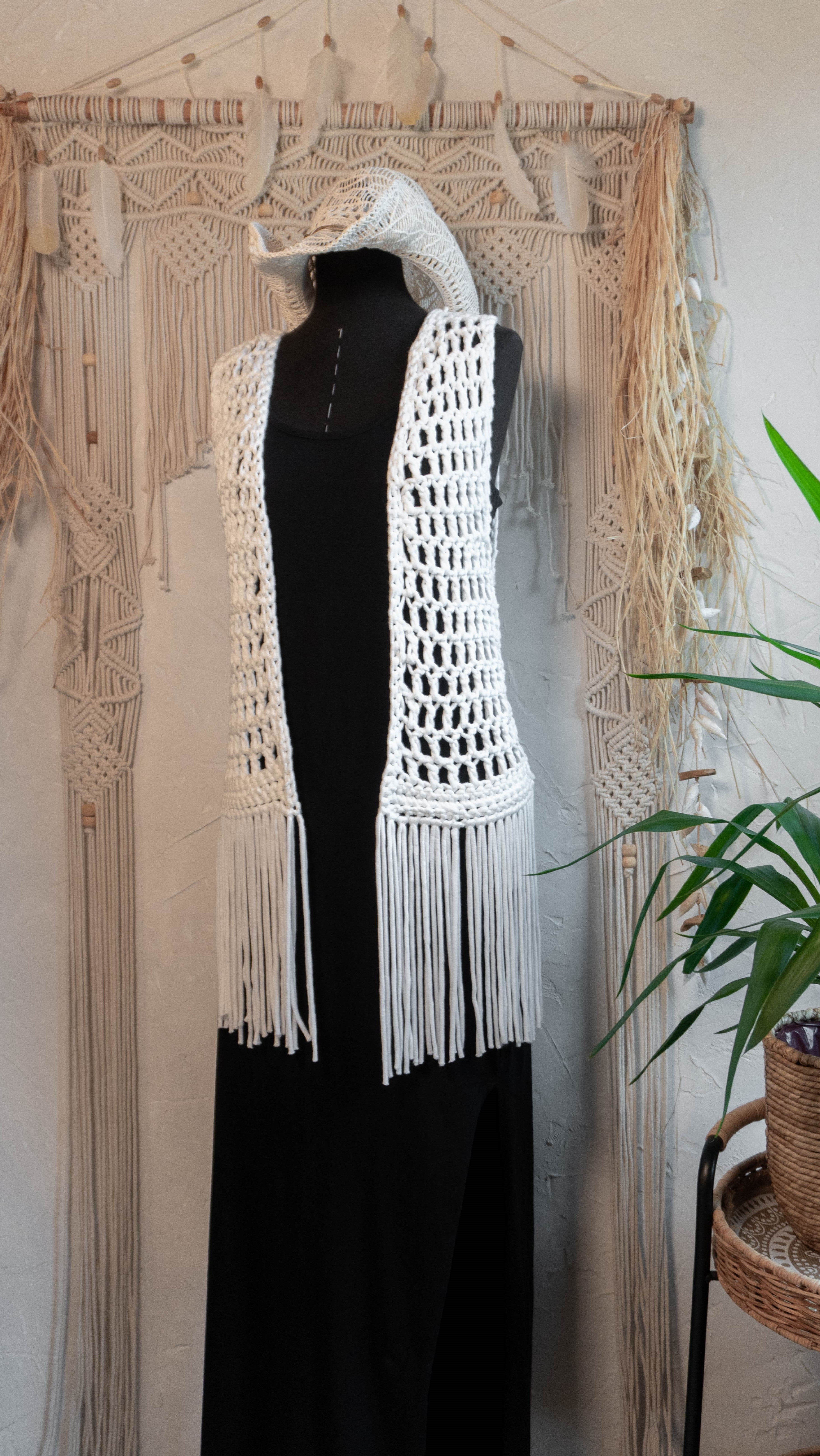 LONG FRINGE CROCHET VEST WHITE UNIQUE PIECE "BLANCA BOHEMIA"